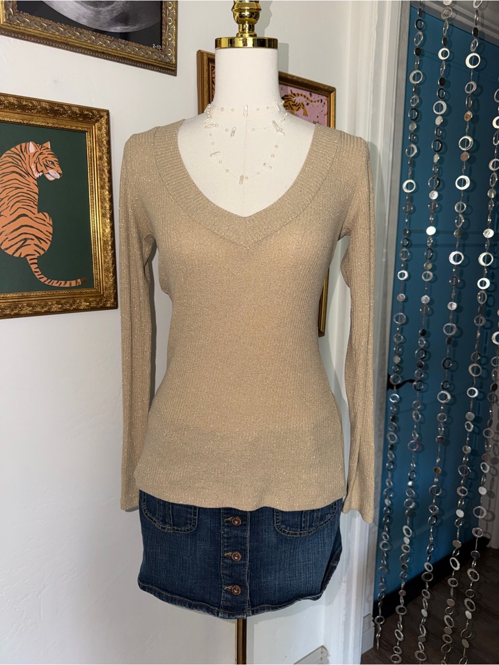 Vintage Y2K Gold V-Neck Womens Sweater